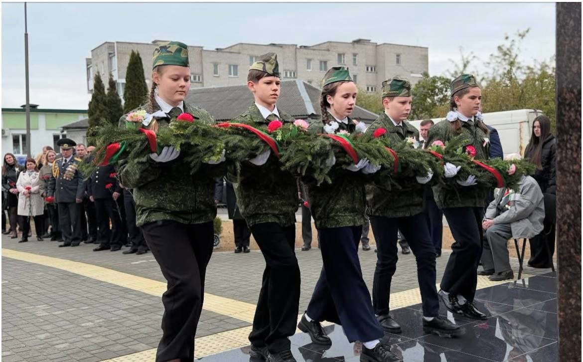 Торжественное открытие после реконструкции памятника борцам за Советскую власть